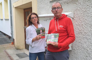 Unser Stadtteilblatt Ostviertelbrief wird verteilt